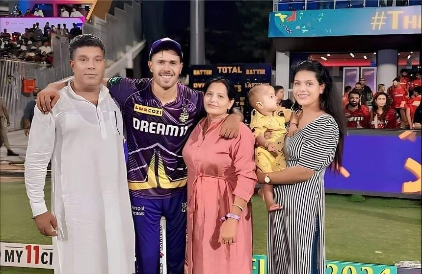Harshit Rana with her Family